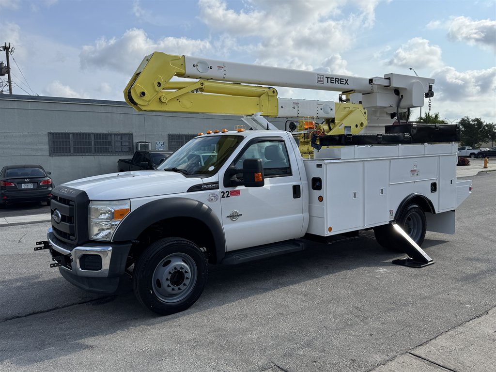 2016 Ford F-550 - $42,995