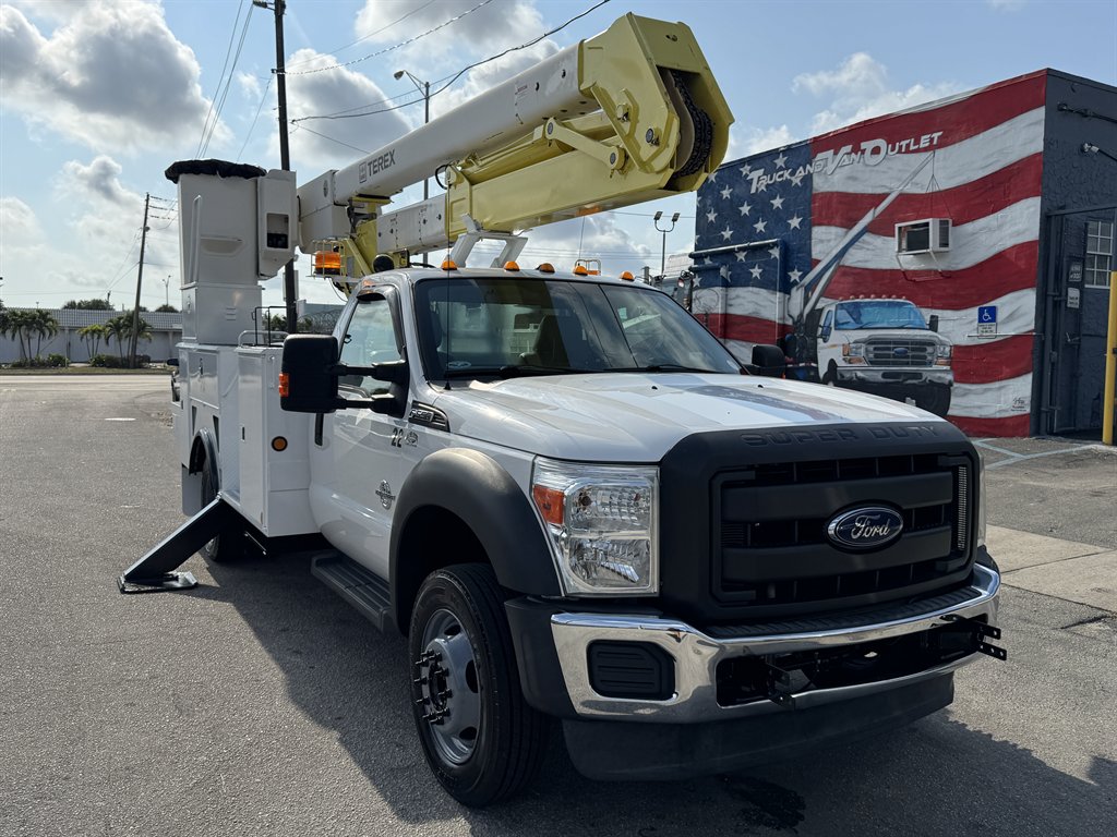2016 Ford F-550 - $42,995