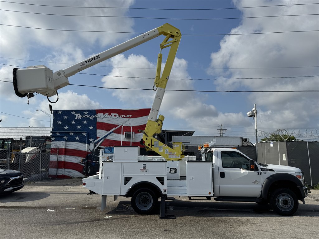 2016 Ford F-550 - $42,995