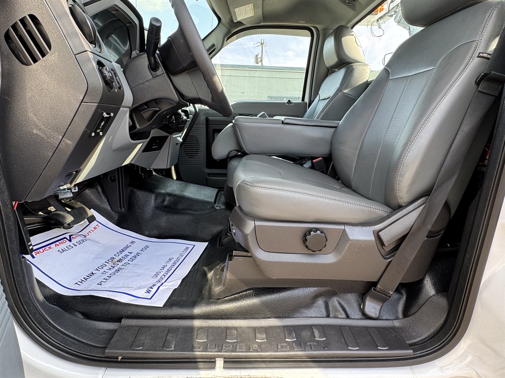 2016 Ford F-550 - $42,995