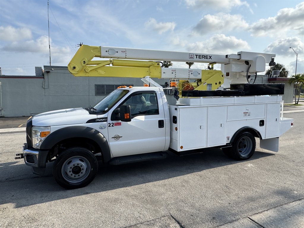 2016 Ford F-550 - $42,995