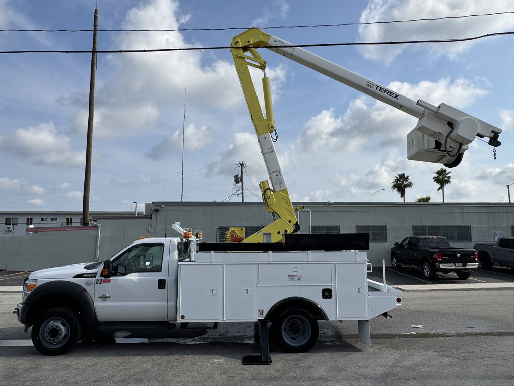 2016 Ford F-550 - $42,995