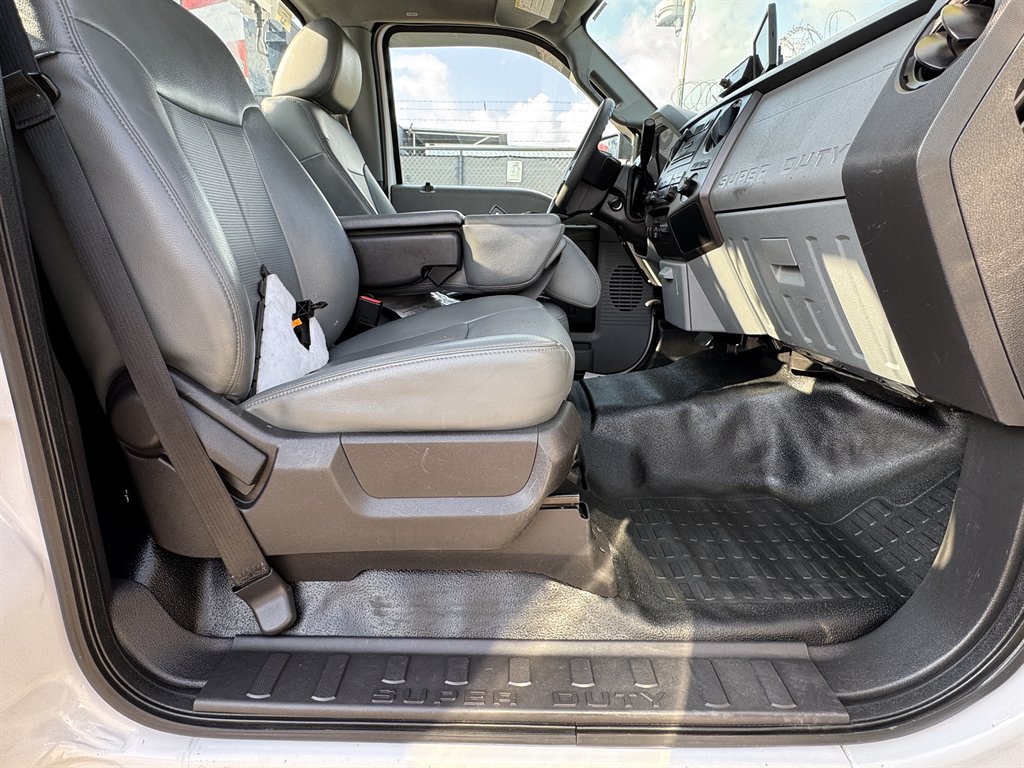 2016 Ford F-550 - $42,995