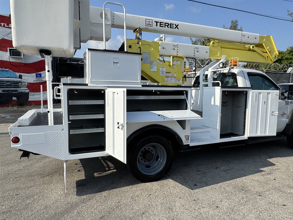 2016 Ford F-550 - $42,995