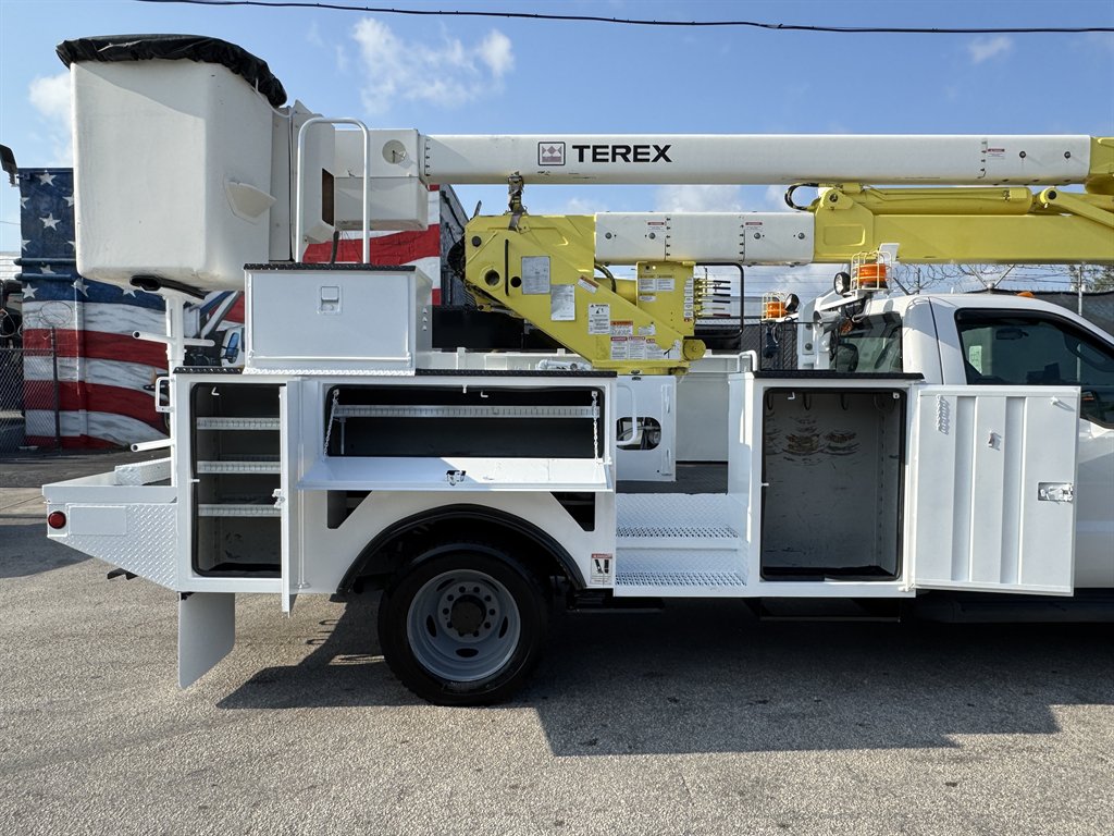 2016 Ford F-550 - $42,995
