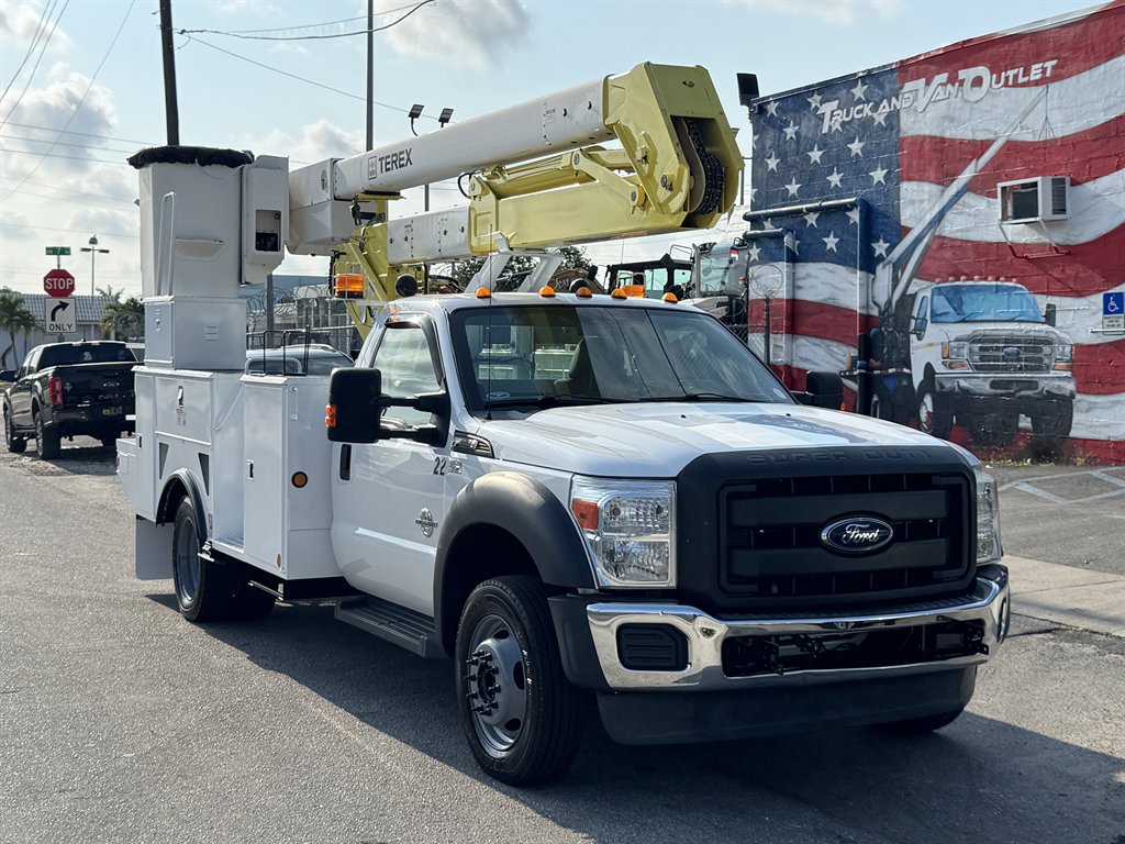 2016 Ford F-550 - $42,995