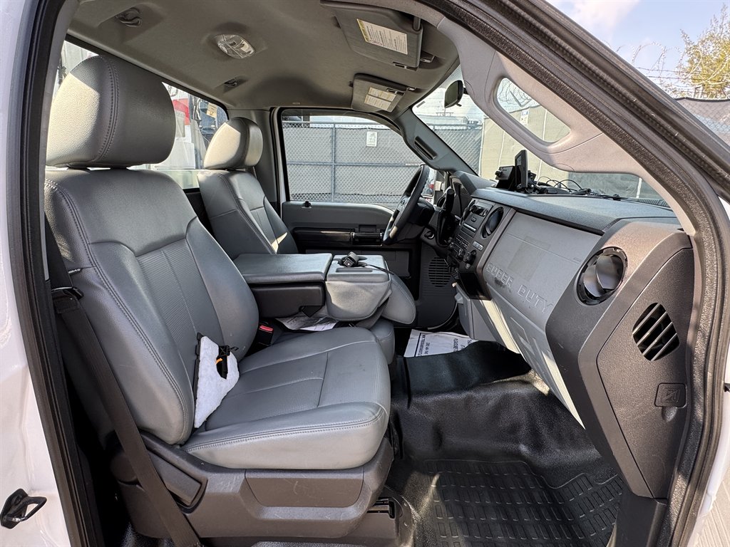2016 Ford F-550 - $42,995