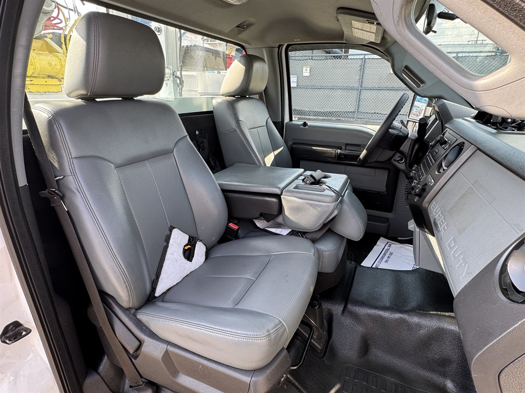 2016 Ford F-550 - $42,995