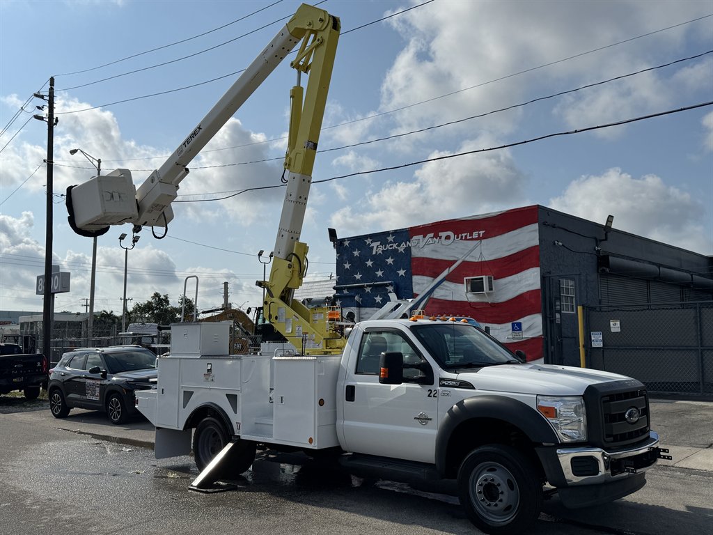 2016 Ford F-550 - $42,995