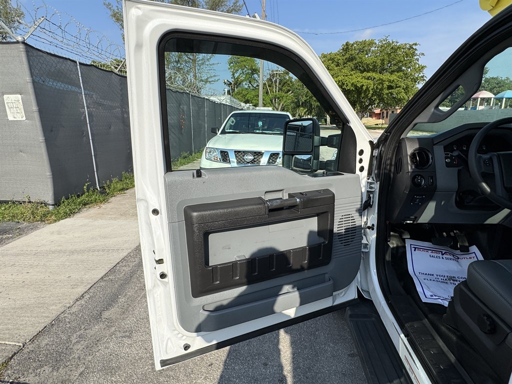 2016 Ford F-550 - $42,995