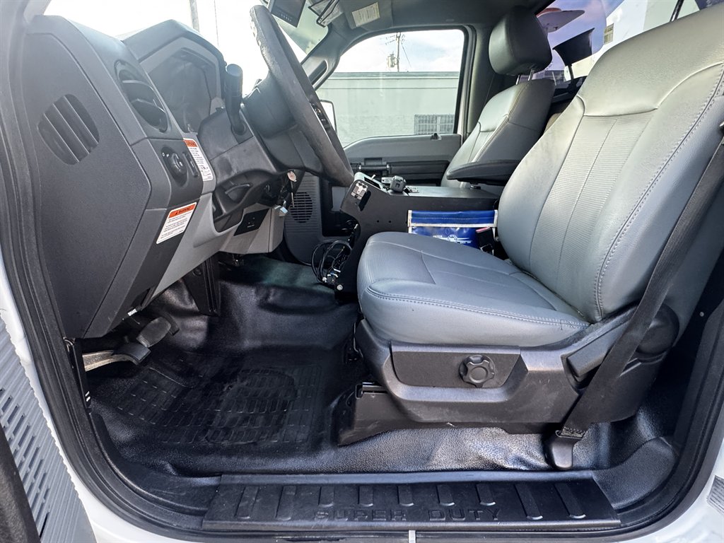 2016 Ford F-550 - $42,995