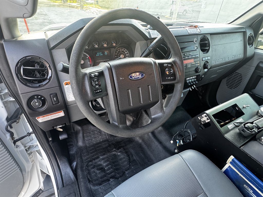 2016 Ford F-550 - $42,995