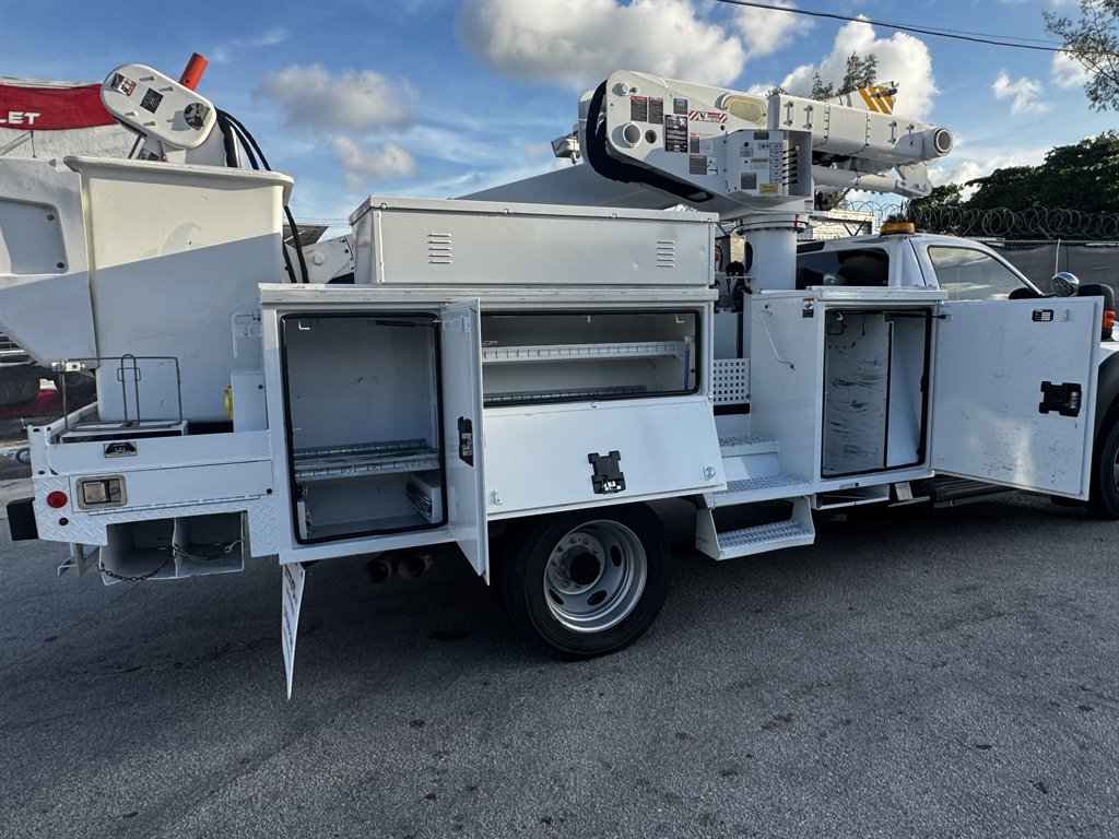2016 Ford F-550 - $42,995