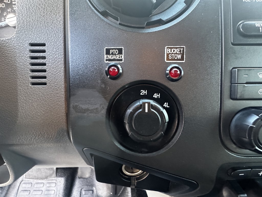 2016 Ford F-550 - $42,995