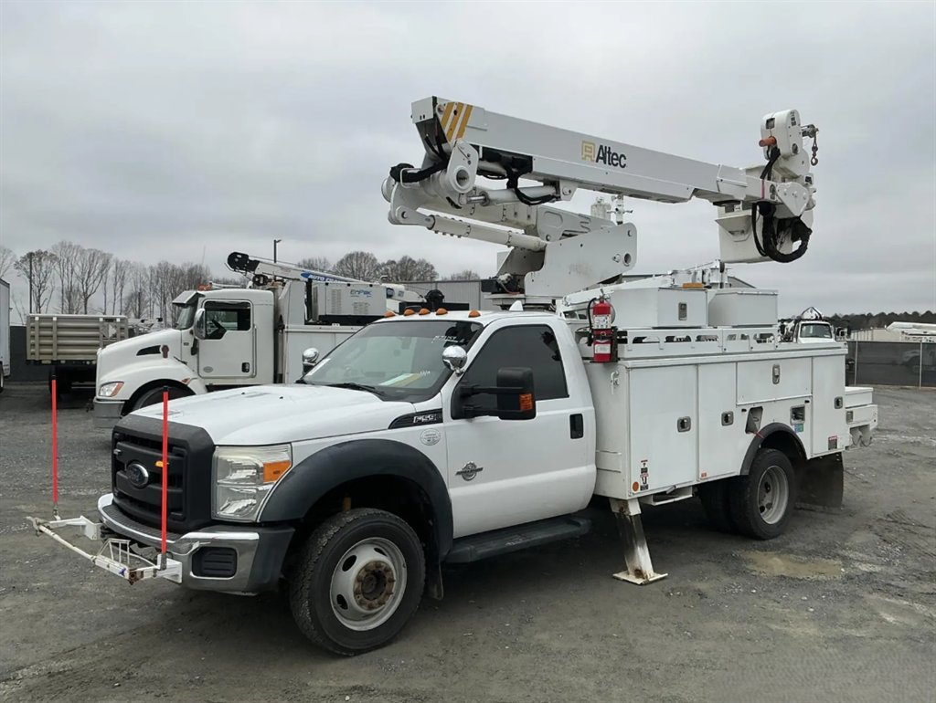 2016 Ford F-550 - $42,995