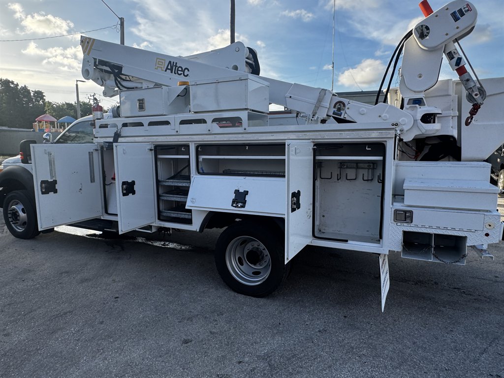 2016 Ford F-550 - $42,995