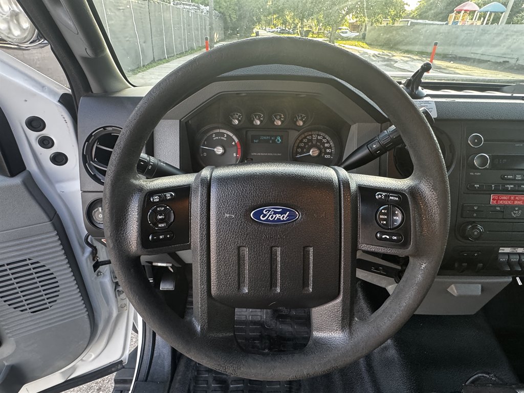 2016 Ford F-550 - $42,995
