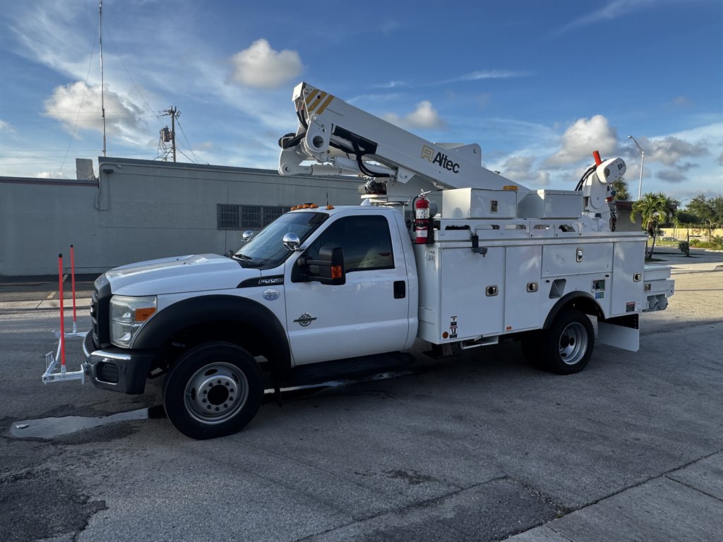 2016 Ford F-550 - $42,995