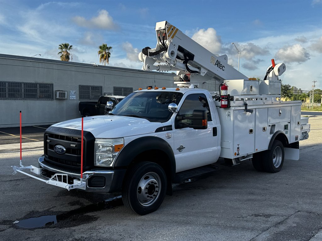 2016 Ford F-550 - $42,995