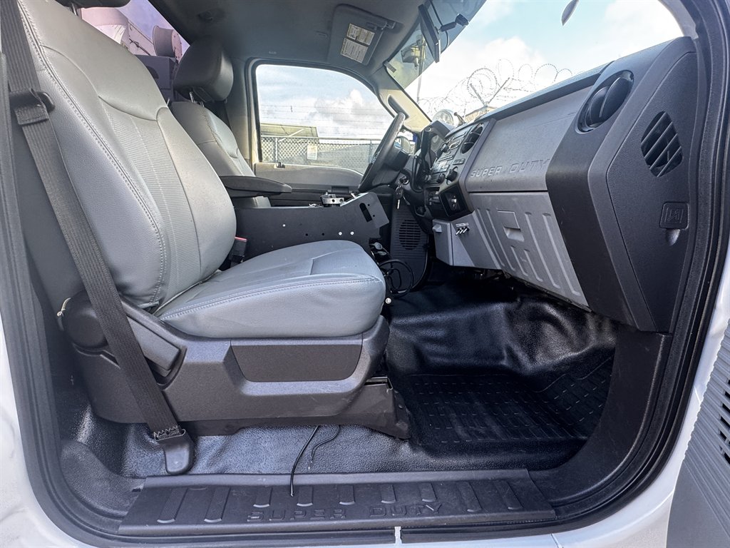 2016 Ford F-550 - $42,995