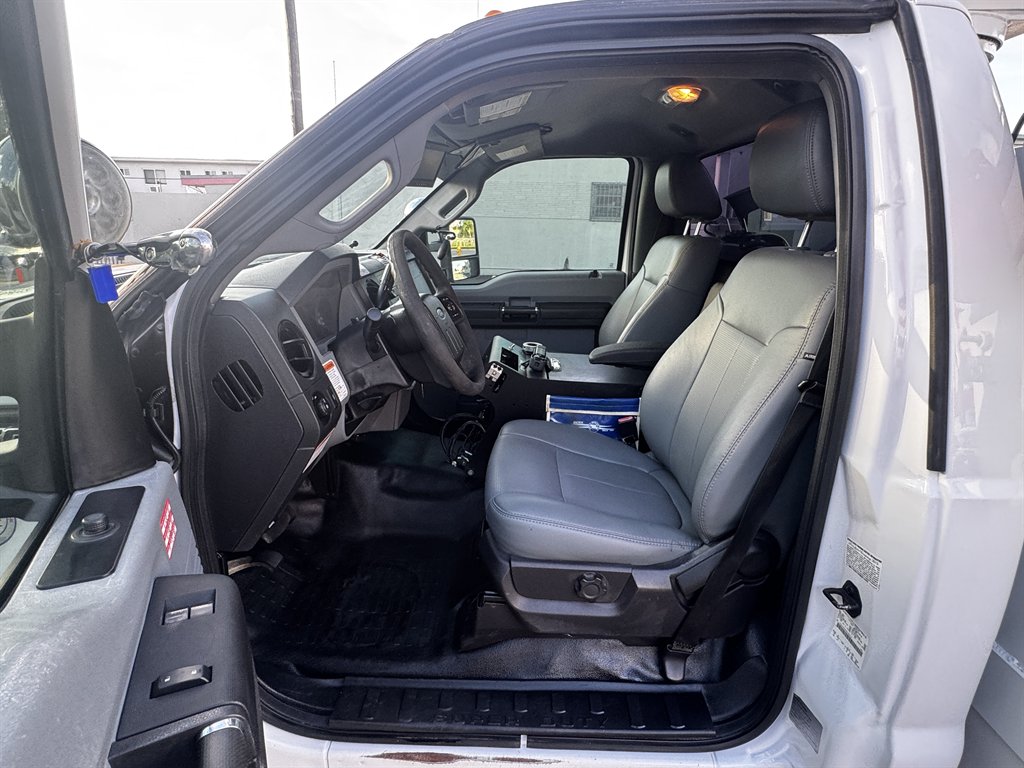 2016 Ford F-550 - $42,995