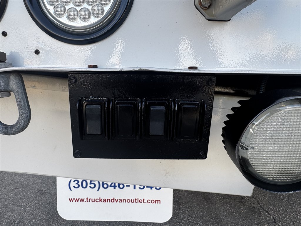 2016 Ford F-550 - $42,995