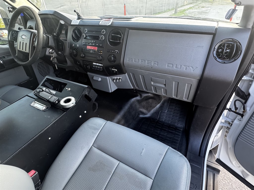 2016 Ford F-550 - $42,995