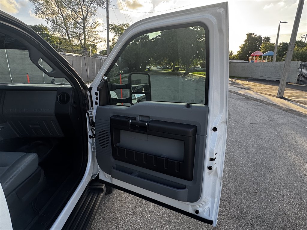 2016 Ford F-550 - $42,995
