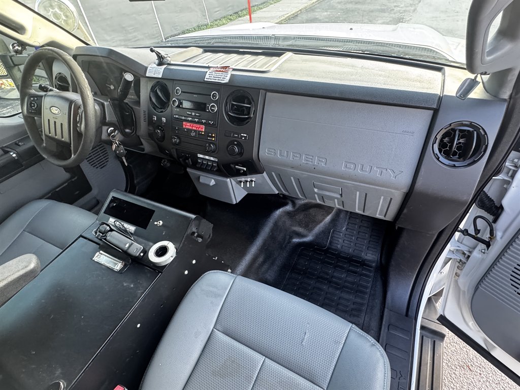 2016 Ford F-550 - $42,995