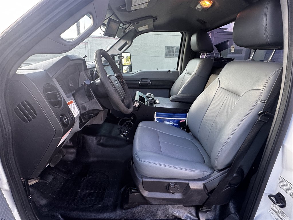 2016 Ford F-550 - $42,995