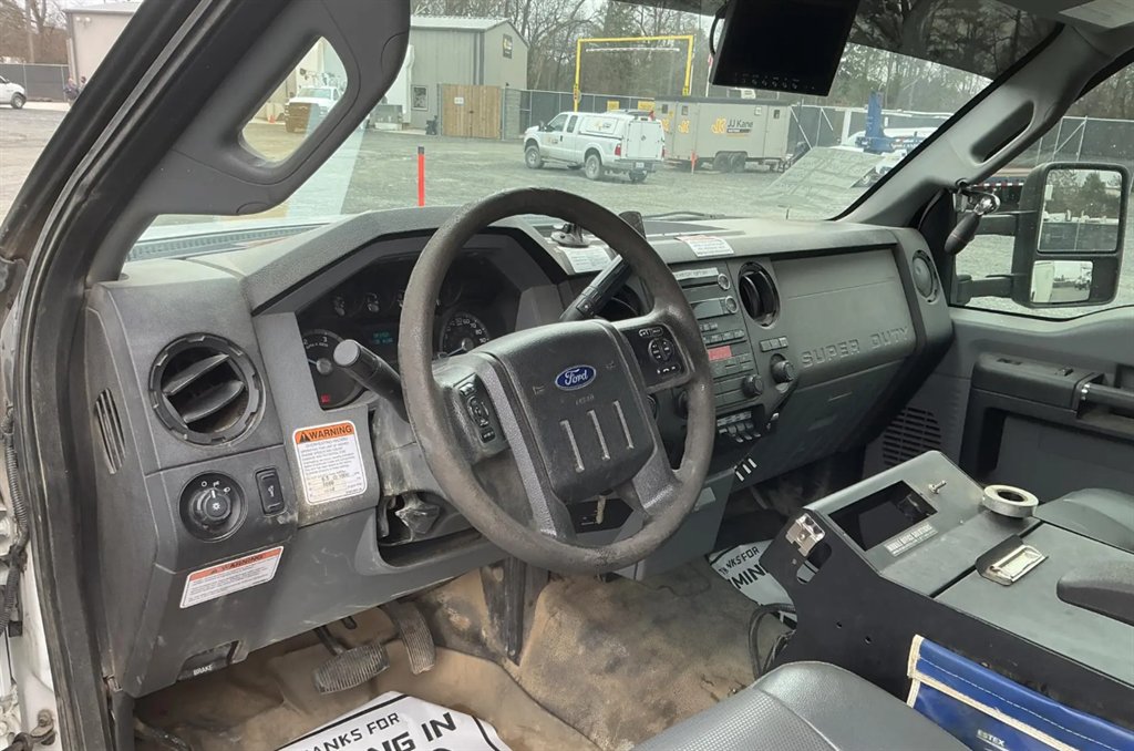 2016 Ford F-550 - $42,995