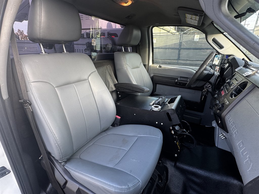 2016 Ford F-550 - $42,995