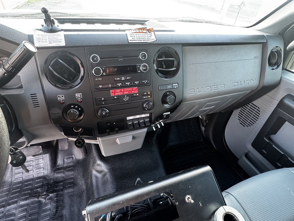 2016 Ford F-550 - $42,995