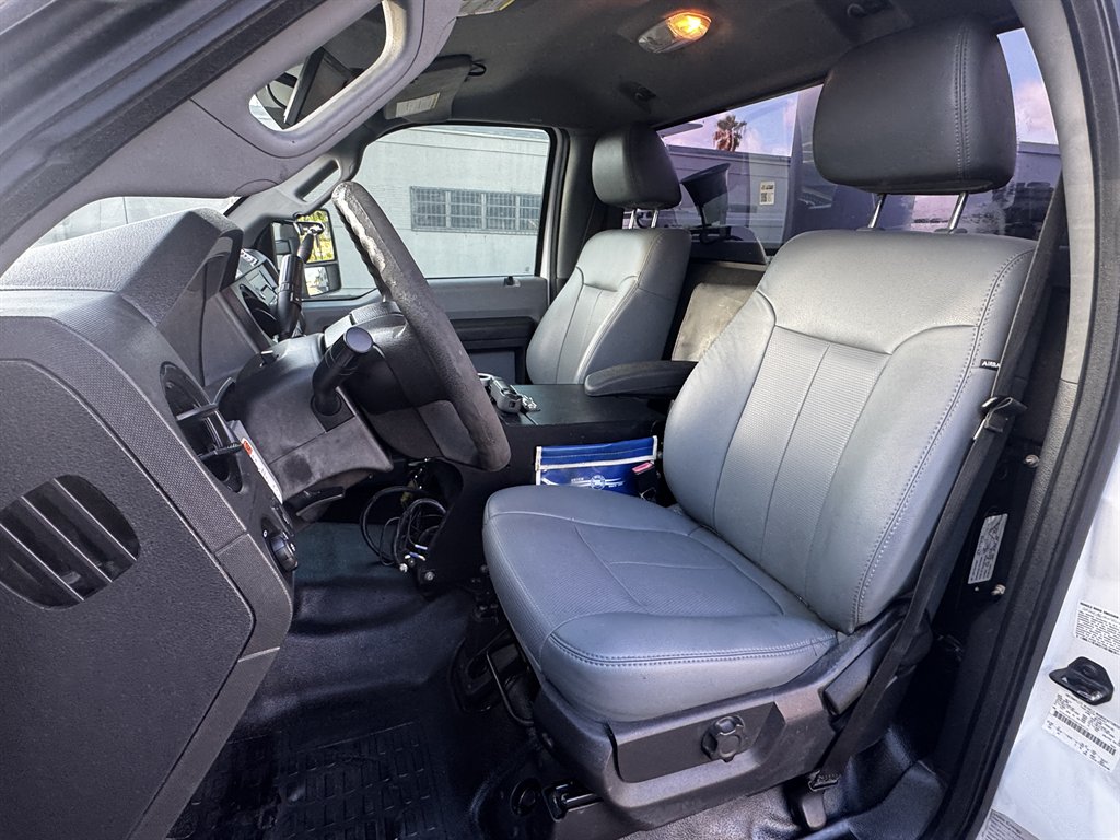 2016 Ford F-550 - $42,995