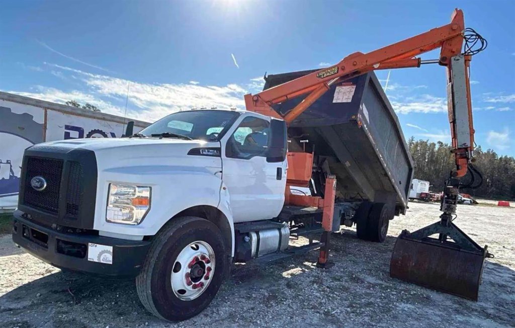 2017 Ford F-750 - $82,995