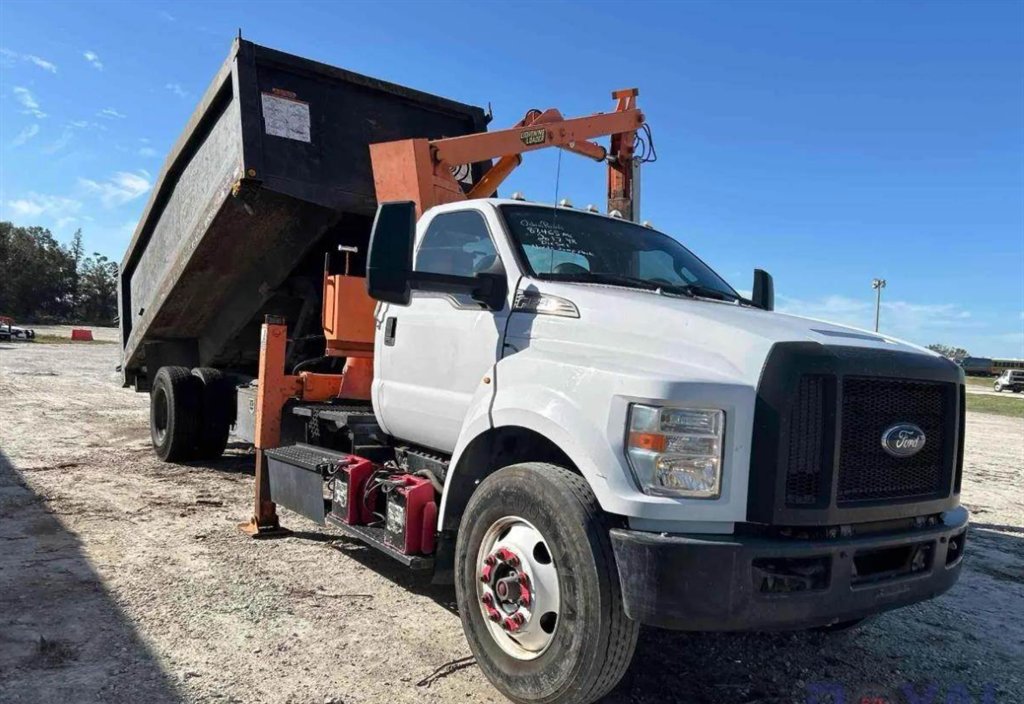 2017 Ford F-750 - $82,995
