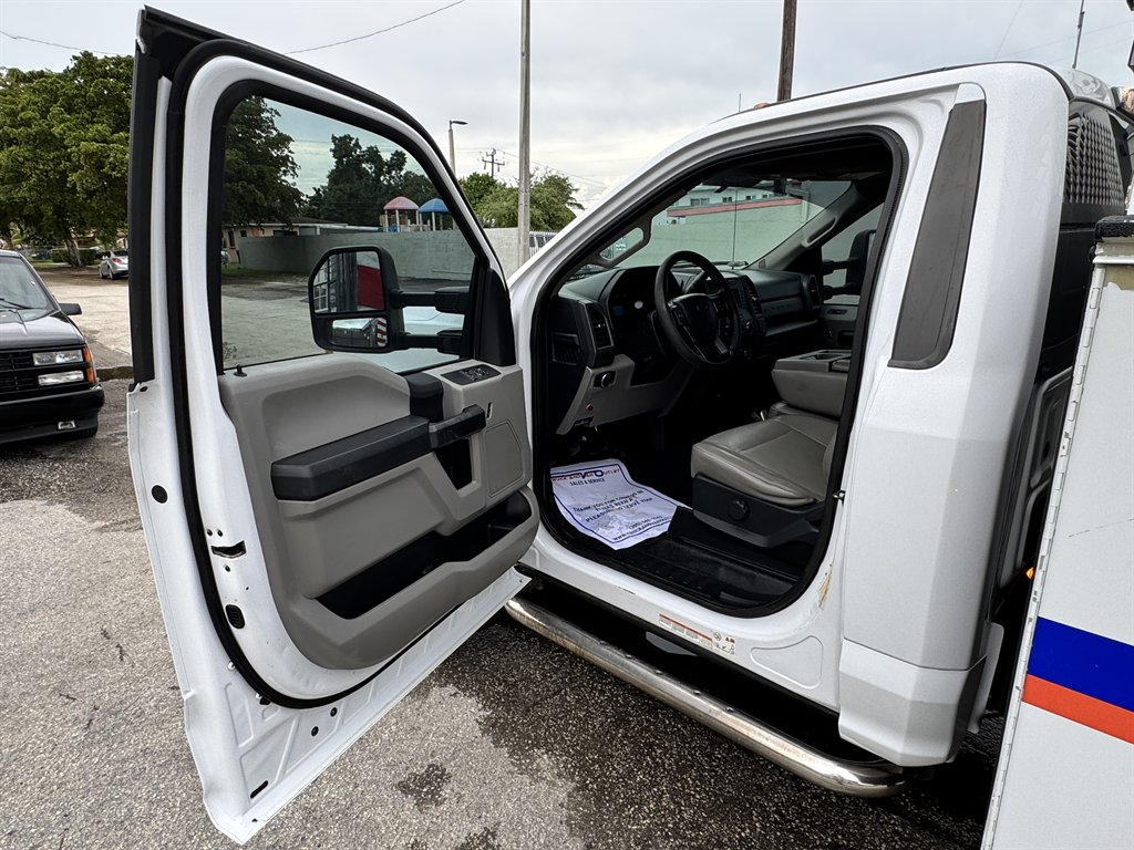 2017 Ford F-550 Super Duty - $58,995