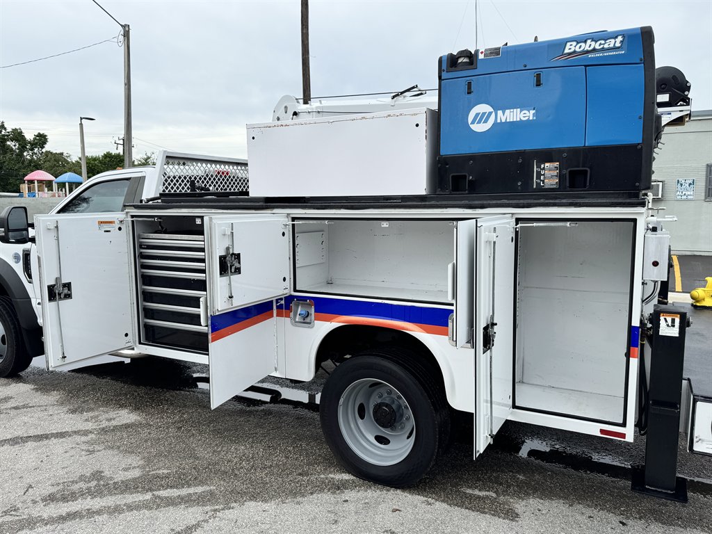 2017 Ford F-550 Super Duty - $58,995