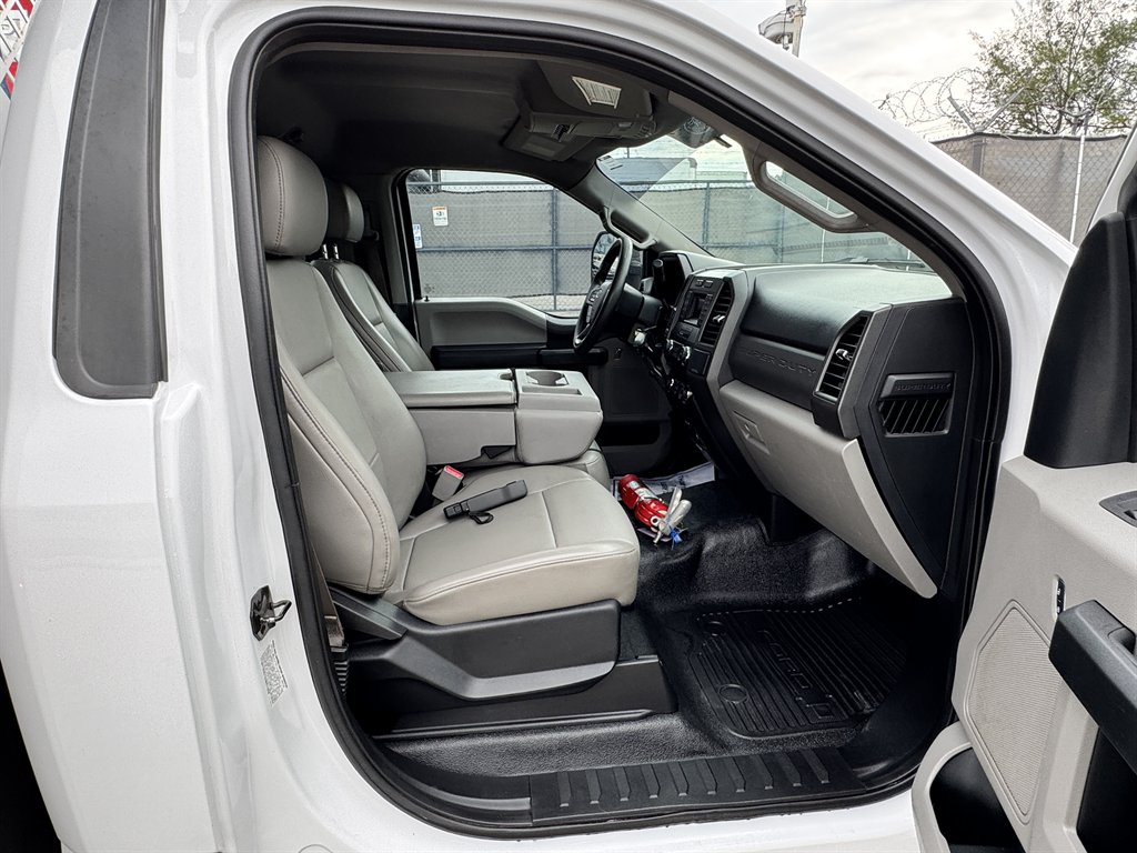 2017 Ford F-550 Super Duty - $58,995