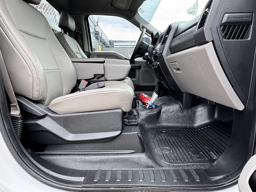 2017 Ford F-550 Super Duty - $58,995