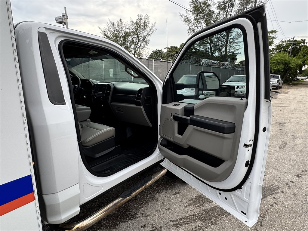 2017 Ford F-550 Super Duty - $58,995