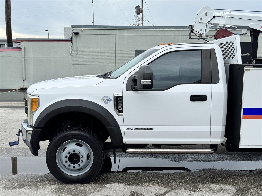 2017 Ford F-550 Super Duty - $58,995