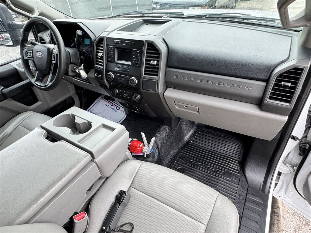 2017 Ford F-550 Super Duty - $58,995