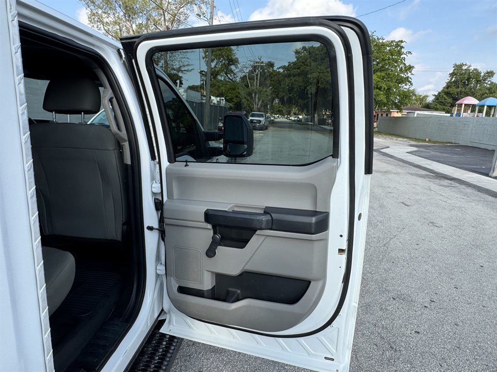 2018 Ford F-550 - $34,995