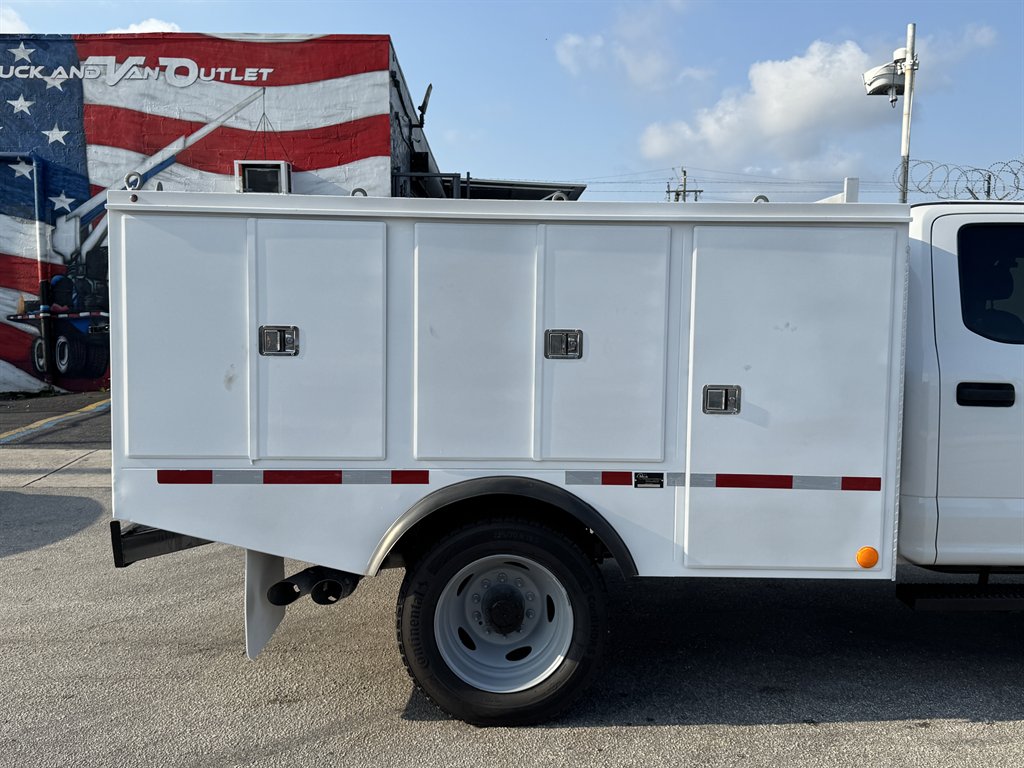 2018 Ford F-550 - $34,995