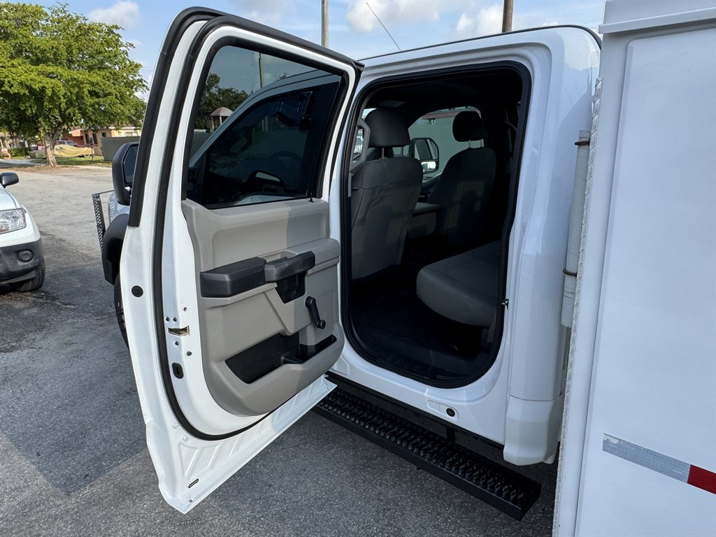 2018 Ford F-550 - $34,995