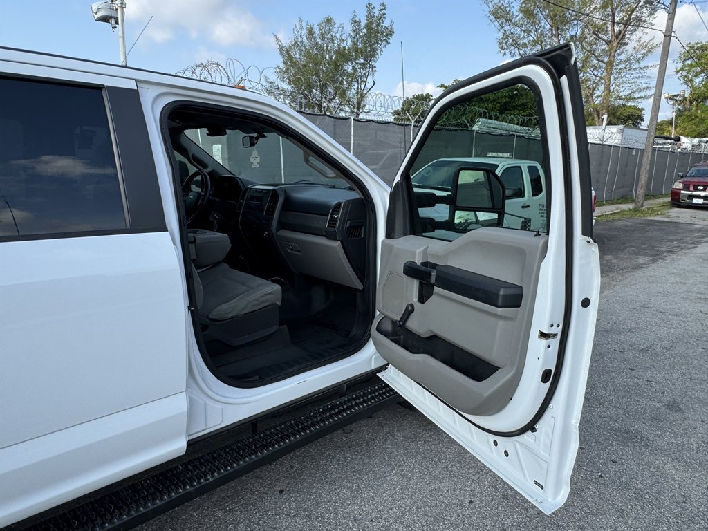 2018 Ford F-550 - $34,995