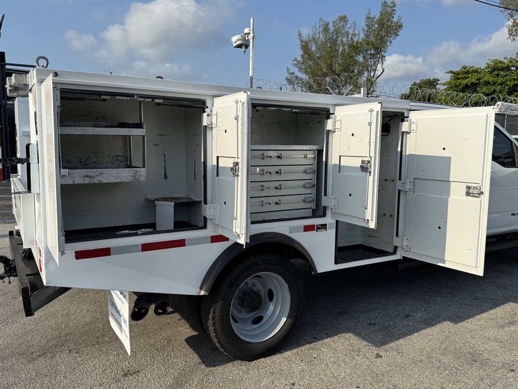 2018 Ford F-550 - $34,995