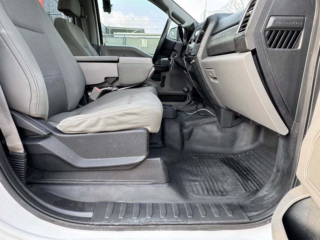 2018 Ford F-550 - $34,995