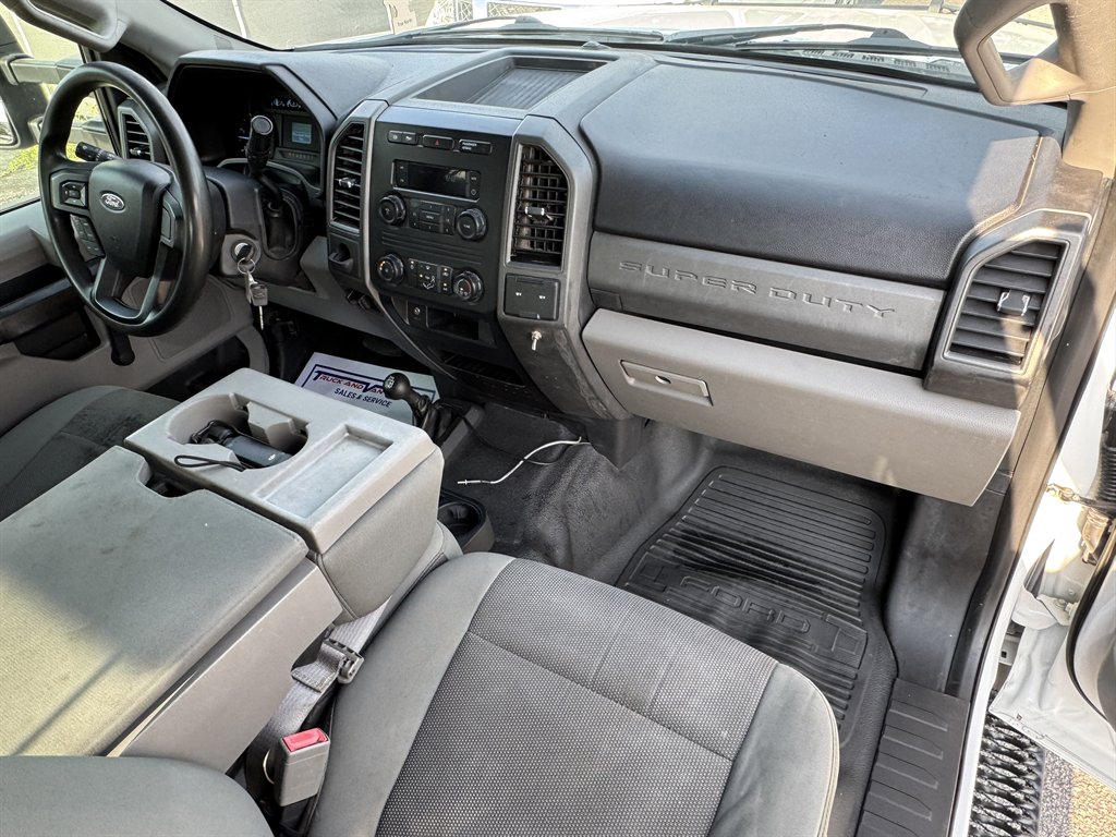 2018 Ford F-550 - $34,995